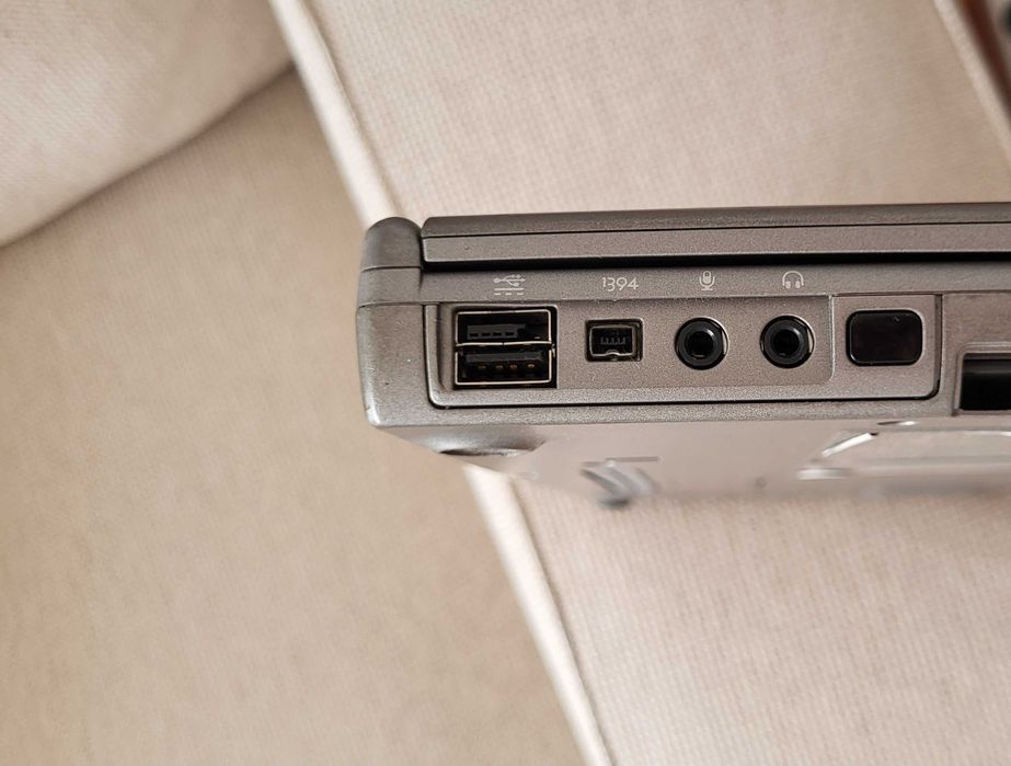 Dell Latitude D400 – Apenas para Peças / Sem Funcionamento