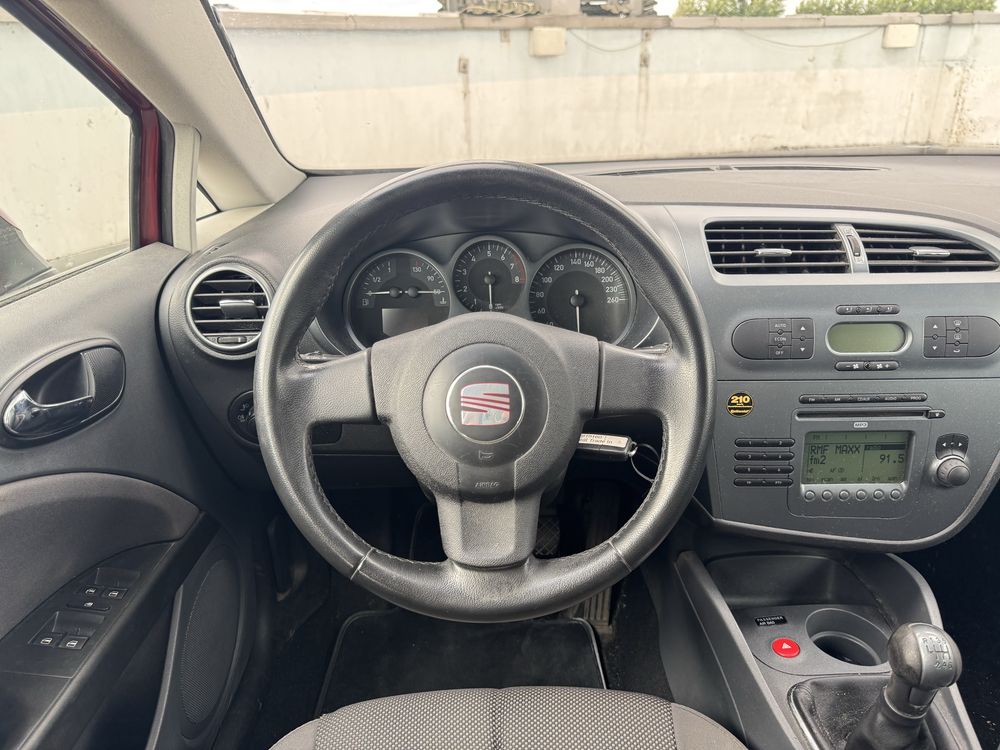Seat Leon 1.8 benzyna 160km Alufelgi Klima Ładny stan udokumentowany