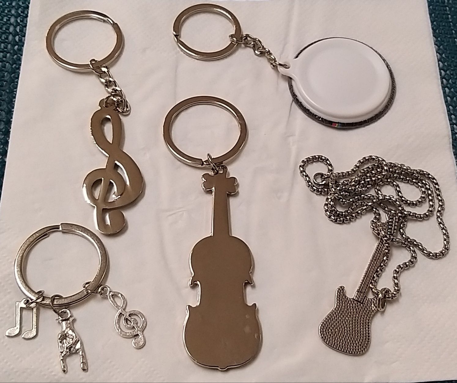 Bijuteria música.
