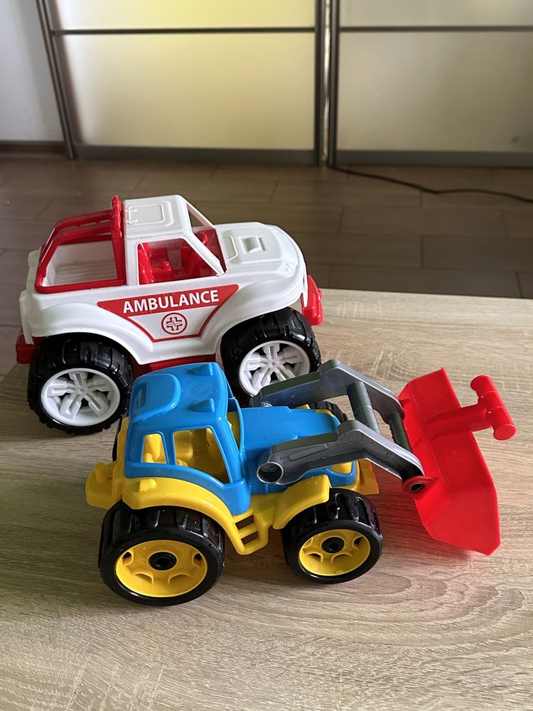 Трактор та машина - дитячі іграшки