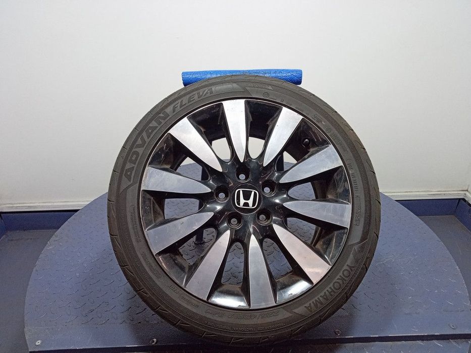HONDA CIVIC IX FELGA ALUMINIOWA Z OPONĄ HL4899  5X114,3 7JX17 ET50