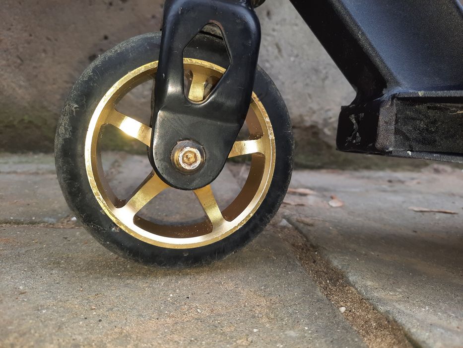 Трюковой самокат