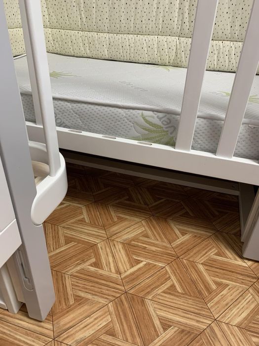 Дитяче ліжечко  Верес з маятником