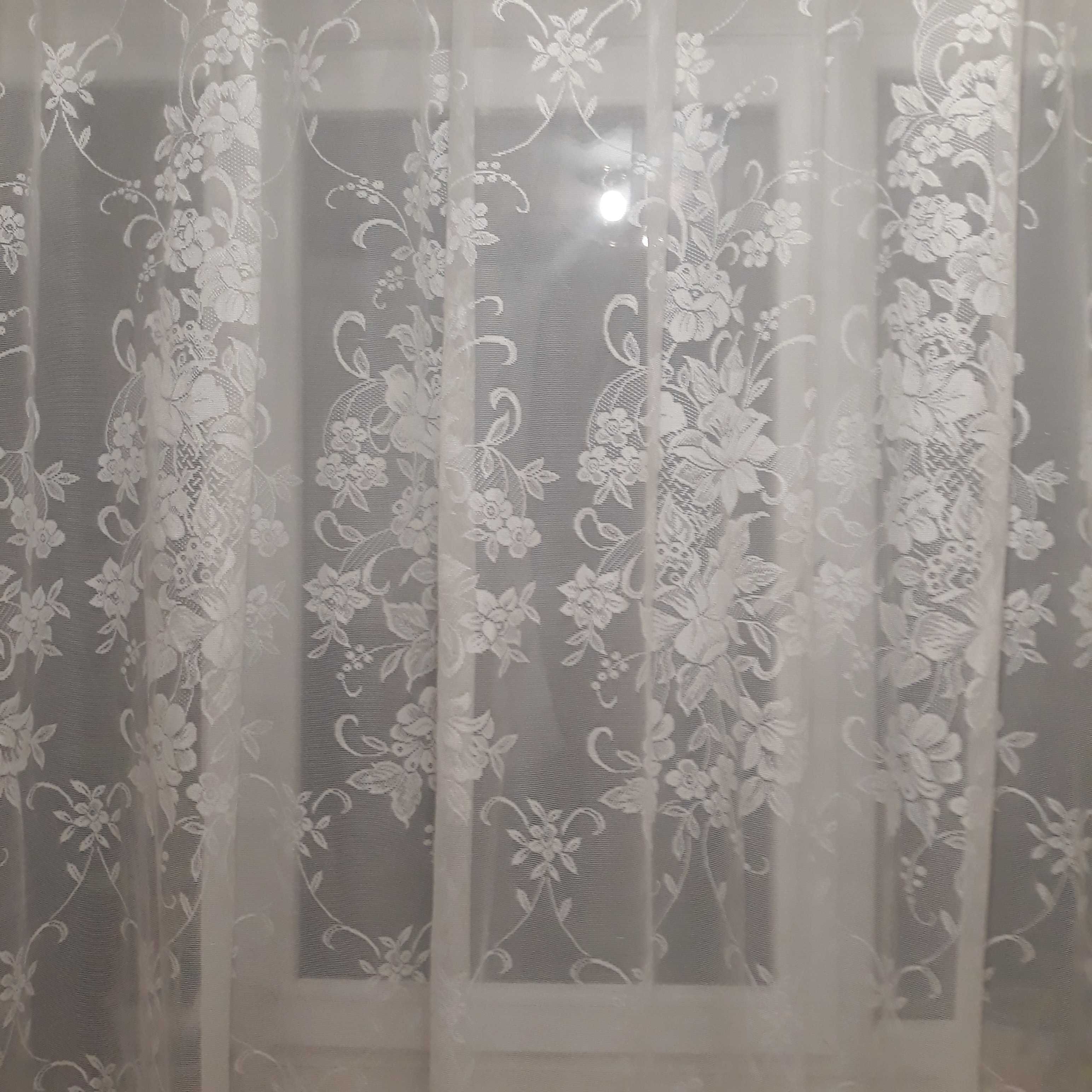 Продам  ажурную  тюль 4м.