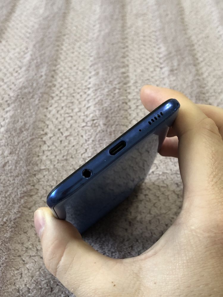 Телефон Samsung Galaxy A70