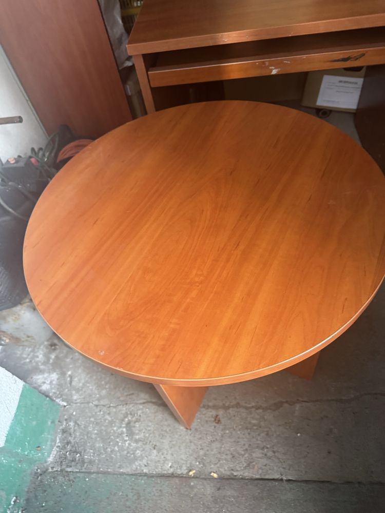 Stolik okragly kolor calvados
