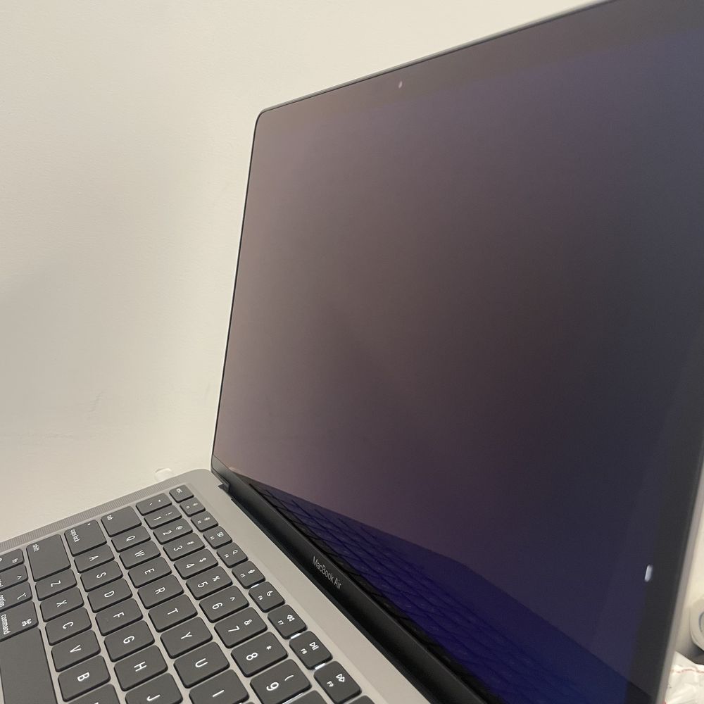 Екран на Macbook Air A2337