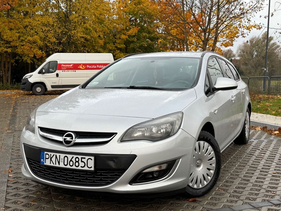 Opel Astra Sprzedam Opel Astra/2013/1.7/Diesel/Manual/Klima/Nawi/Okazja!!!