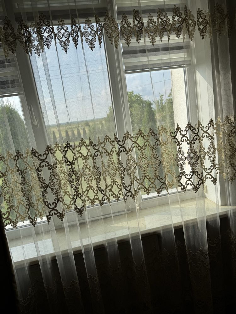 Продамо 2 штори в дуже гарному стані