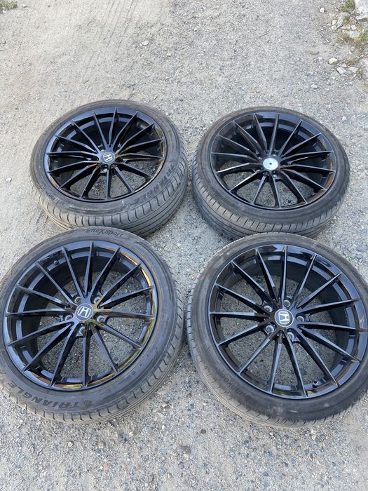 Диски з резиною на авто