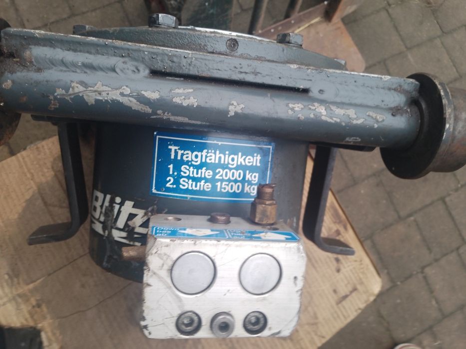 Podnośnik kanałowy Britz