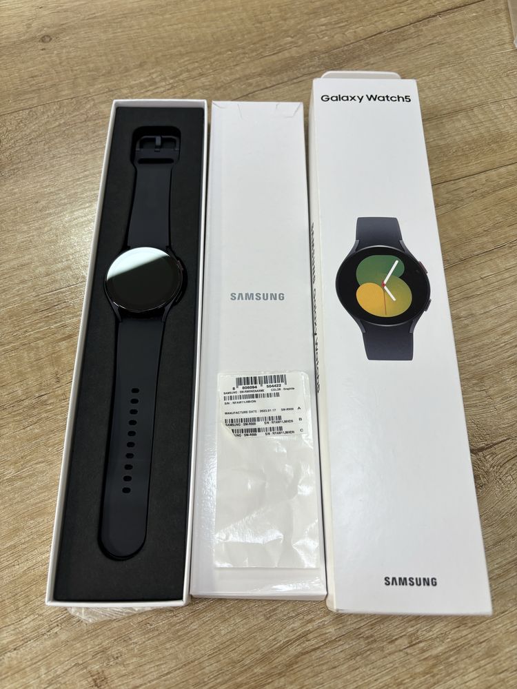 Samsung Galaxy Watch 5 40mm•Sapphire Crystal