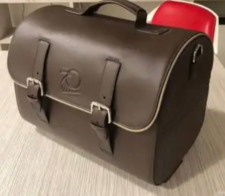 Vespa GTS300 edição especial celebração 70 anos