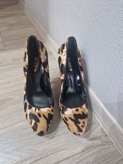 Czółenka na szpilce w panterkę kazar rozmiar 39