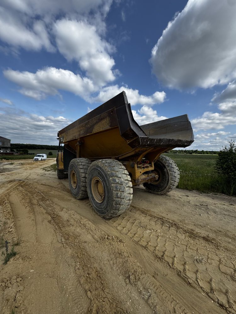 Wozidło CAT 735 B. 2008 rok