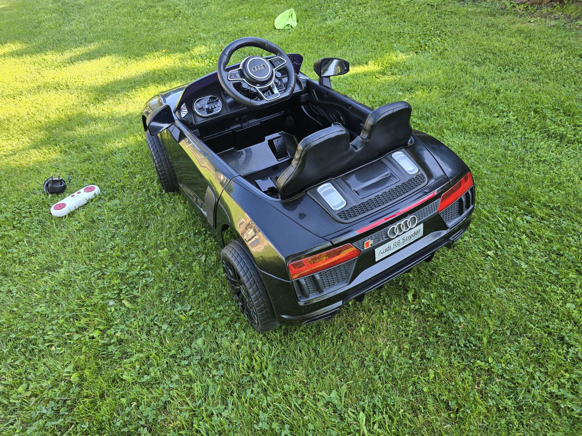 Auto dla dzieci na akumulator, zabawka - AUDI R8