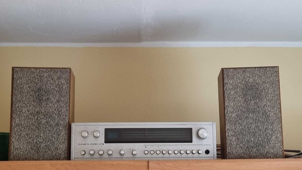 Radio Elizabeth Hi-fi