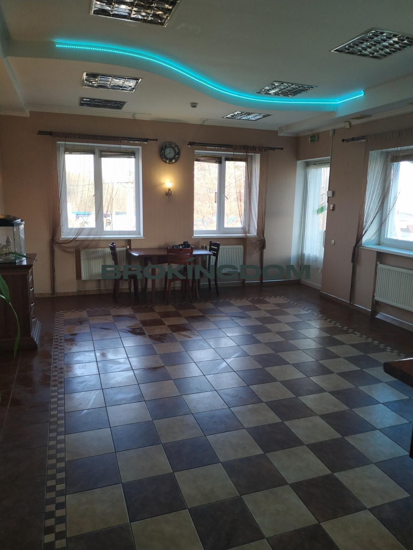 Продаж будинок, ділянка 11 сот, гараж