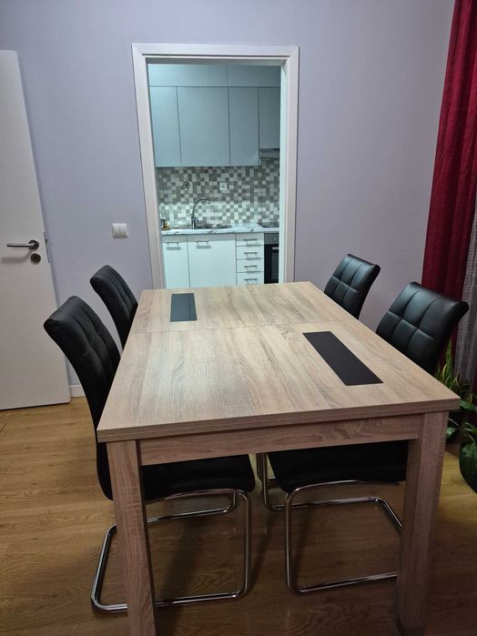 Mesa de jantar com 4 cadeiras