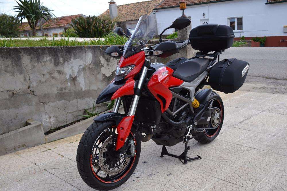 Ducati Hyperstrada 821