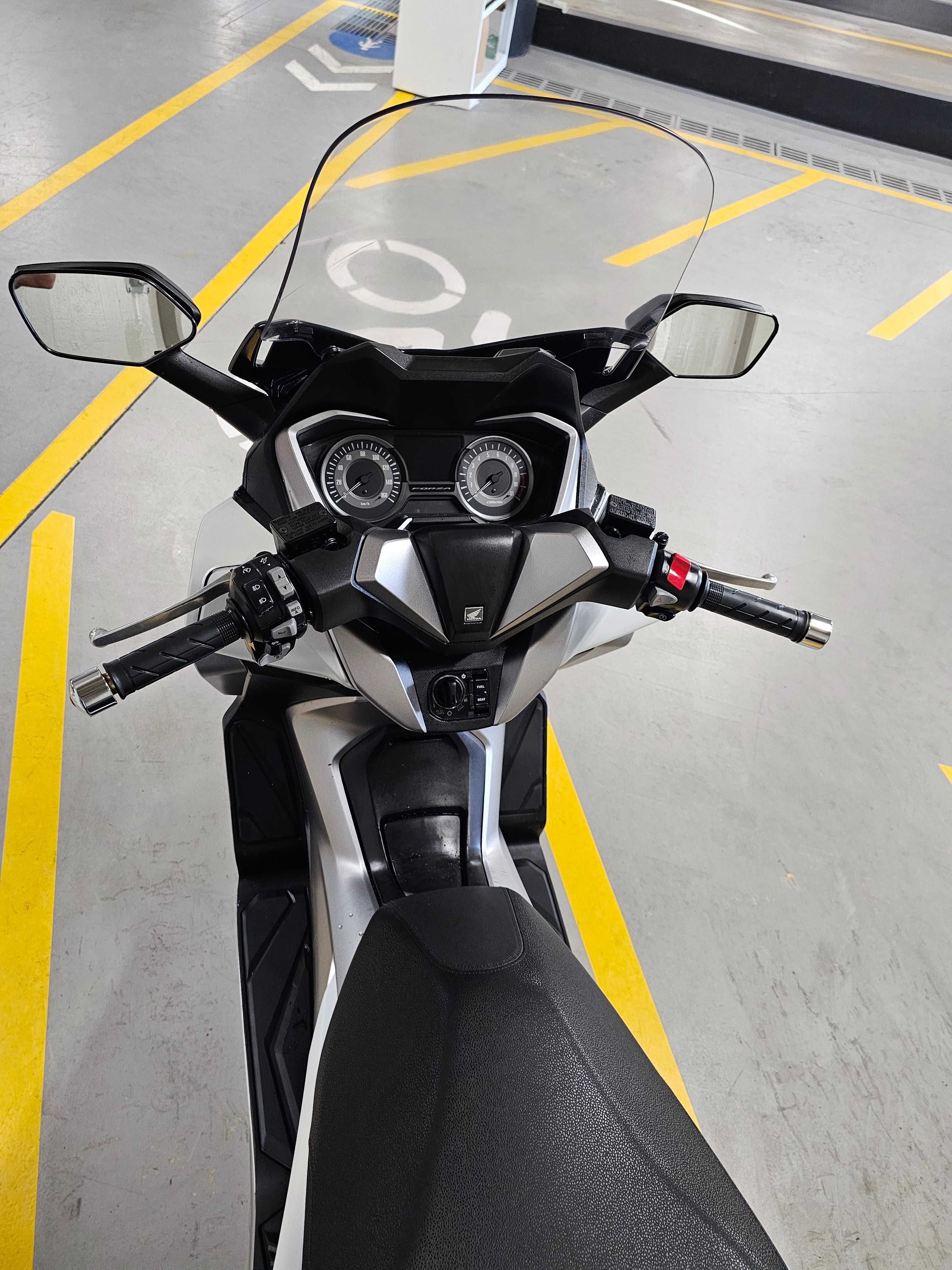 Honda Forza 300 / 2018.