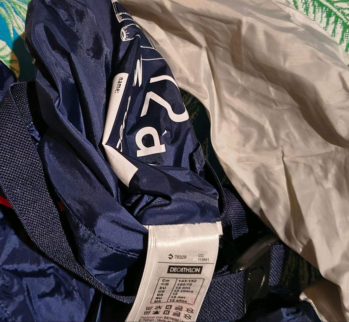 Kurtka przeciwdeszczowa typu pocket Quechua Decathlon roz. 146-152
