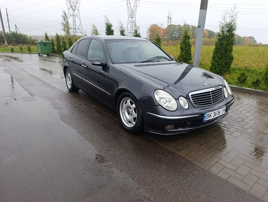 Mercedes Benz 211. 2.7d.