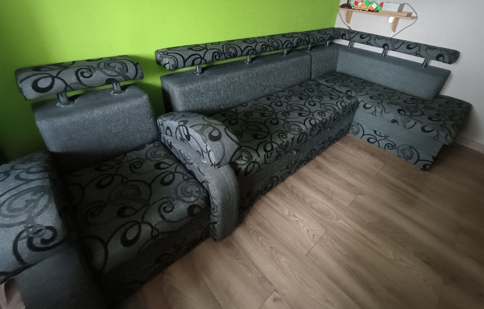 Narożnik + 2 fotele