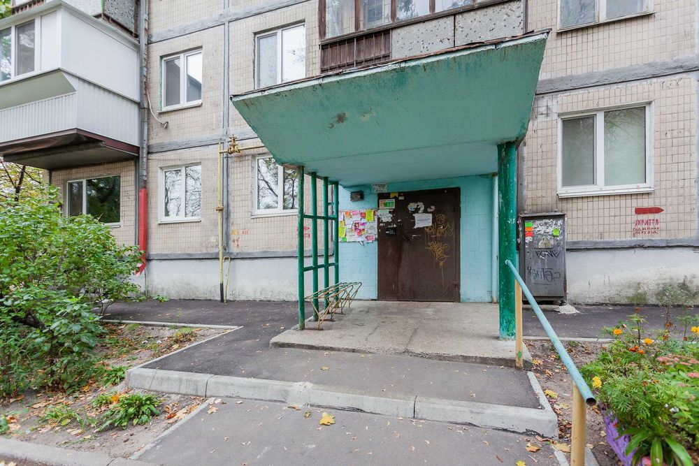 Вул. Борщагівська 6 в Києві, КПІ, Охматдит