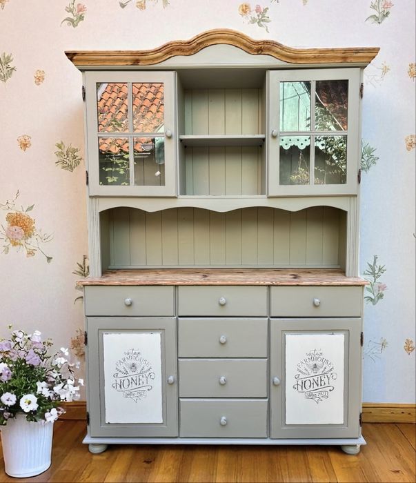 Kredens farmhouse, kredens rustykalny, kredens shabby chic