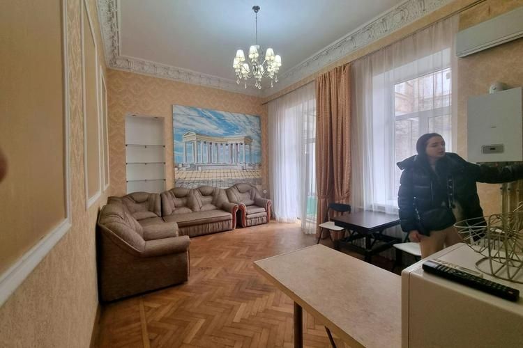 Сдам 1 Ком КВартиру  ЛЮБОЙ СРОК  Центр Ул Канатная 7 Парк Шевченка