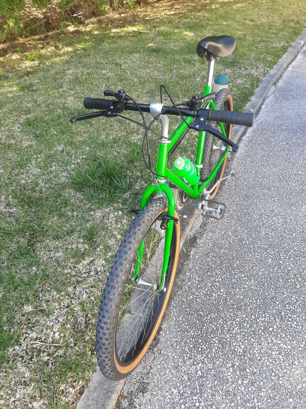 Bicicletas de Montanha Quadro em Ferro Roda 26 Tamanho M e L