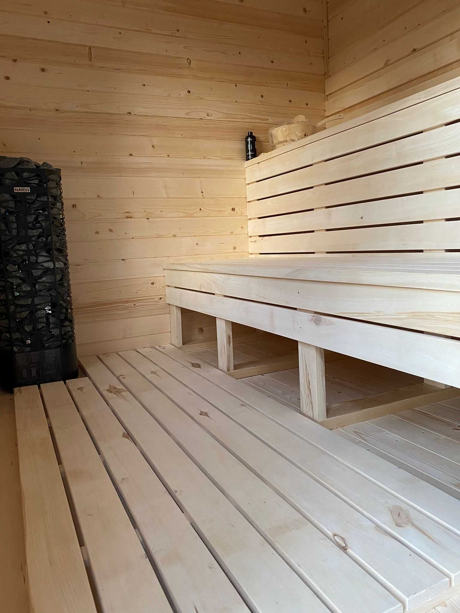 Sauna ogrodowa z wyposażeniem – gotowa do użytku
