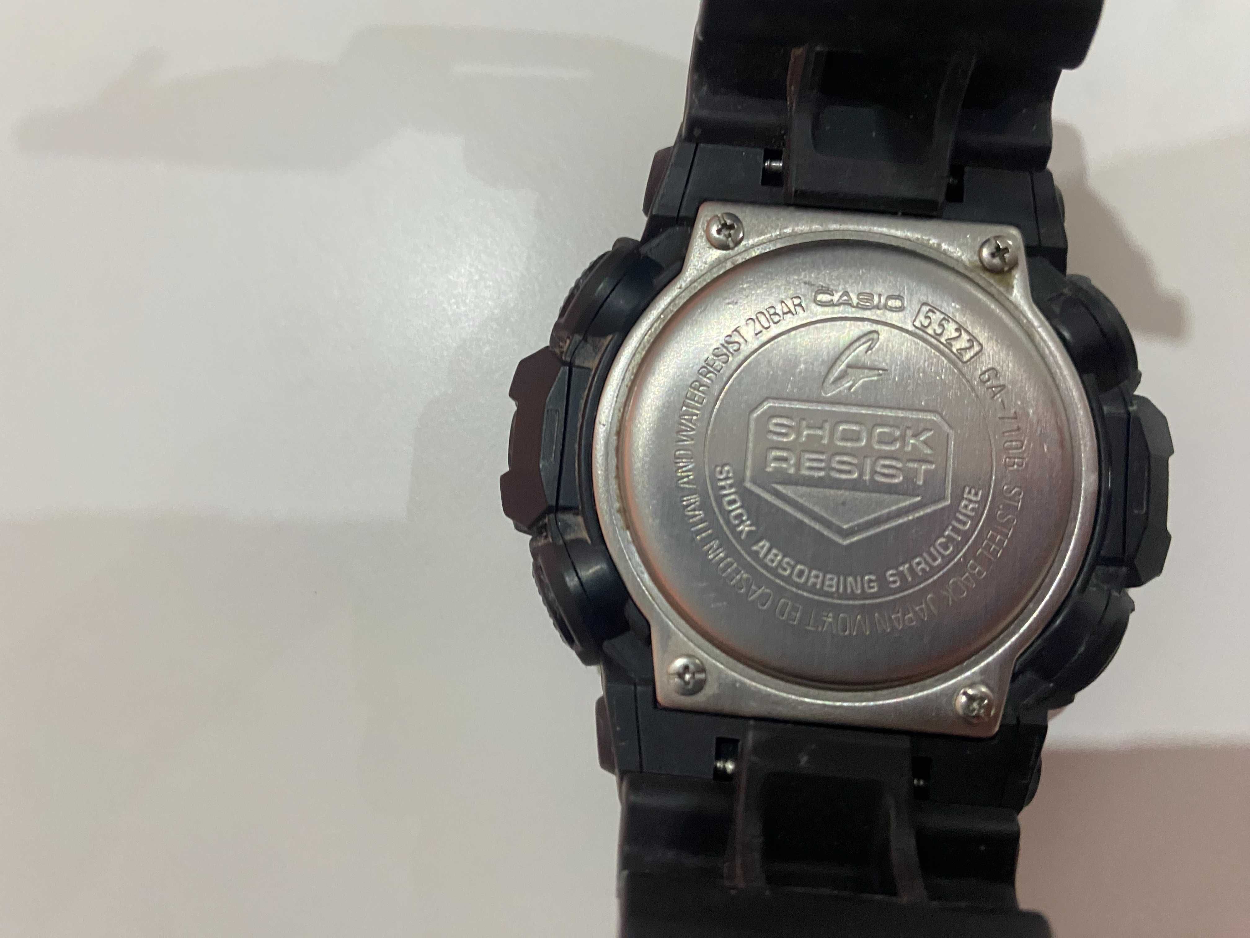 Casio G-Shock GA-710B-1A4 – analogowo-cyfrowy, stan bdb
