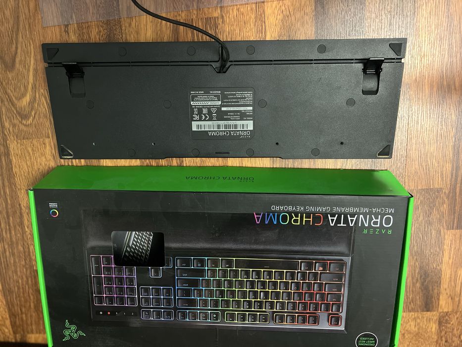 Sprzedam klawiaturę Razer  Ornata Chroma