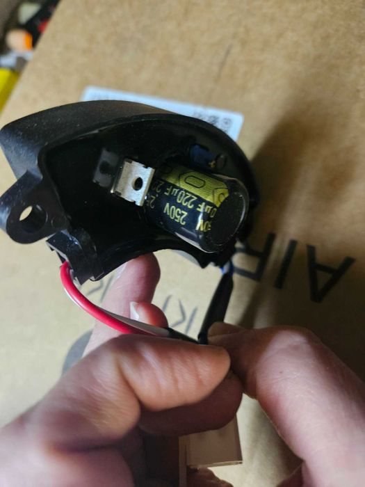 AVR генератора 2 кВт півмісяць 250 V 220  мкФ