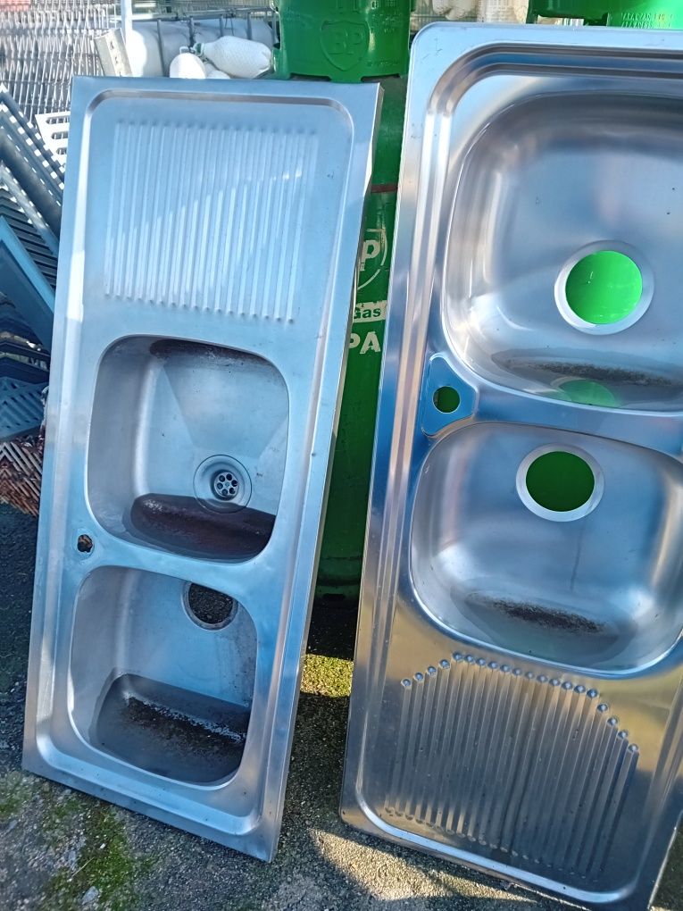 Vendo bancas inox com duas pias