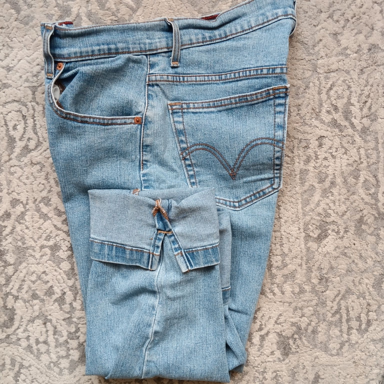 Джинсы Levi's.Размер 8.