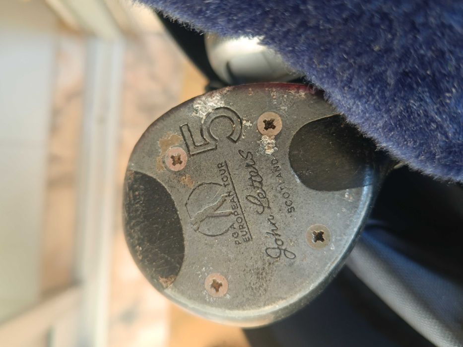 Vendo equipamento de golfe