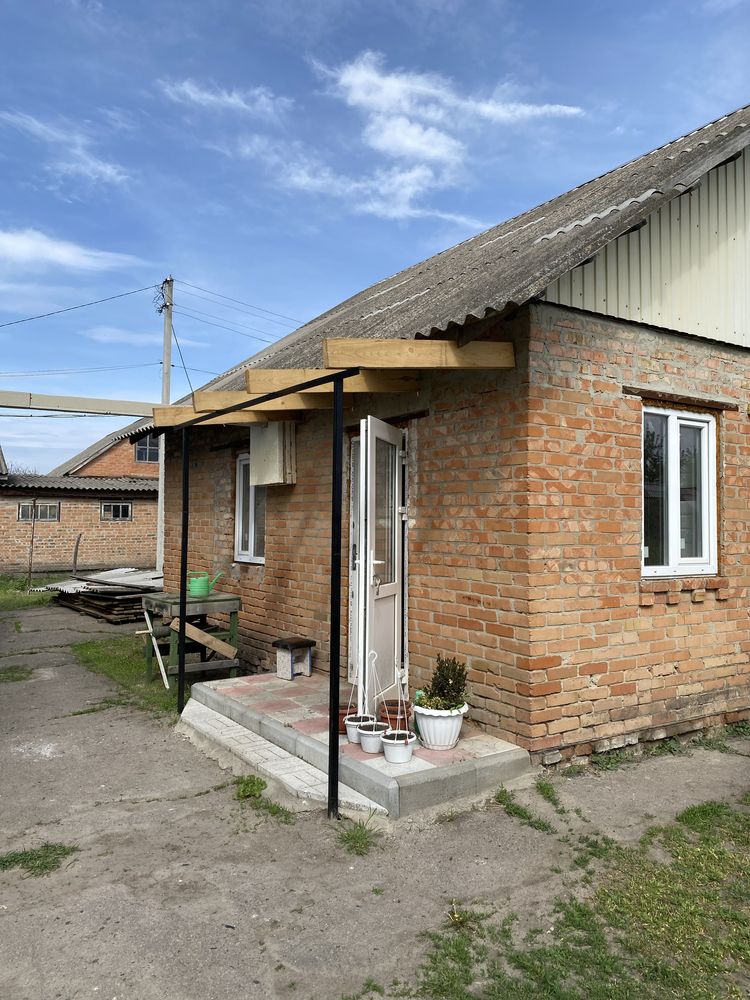Гарний будинок в затишному місці