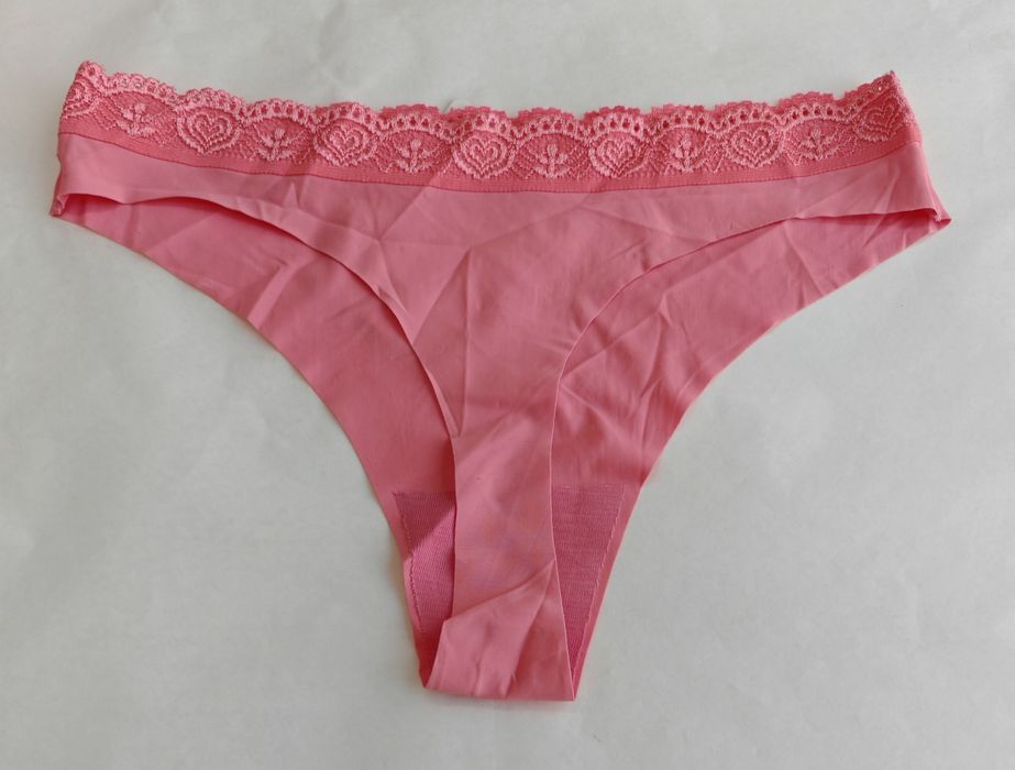 Stringi damskie.