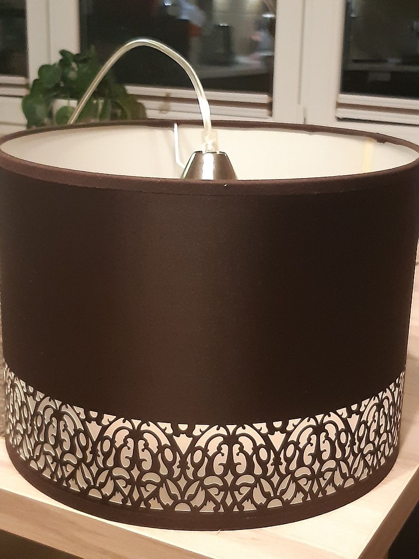 Lampa z abażurem