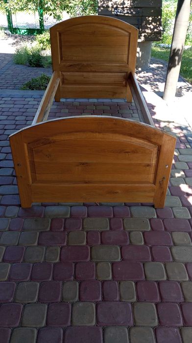Дубове ліжко 200×90 см, масив. Односпальне, півтораспальне