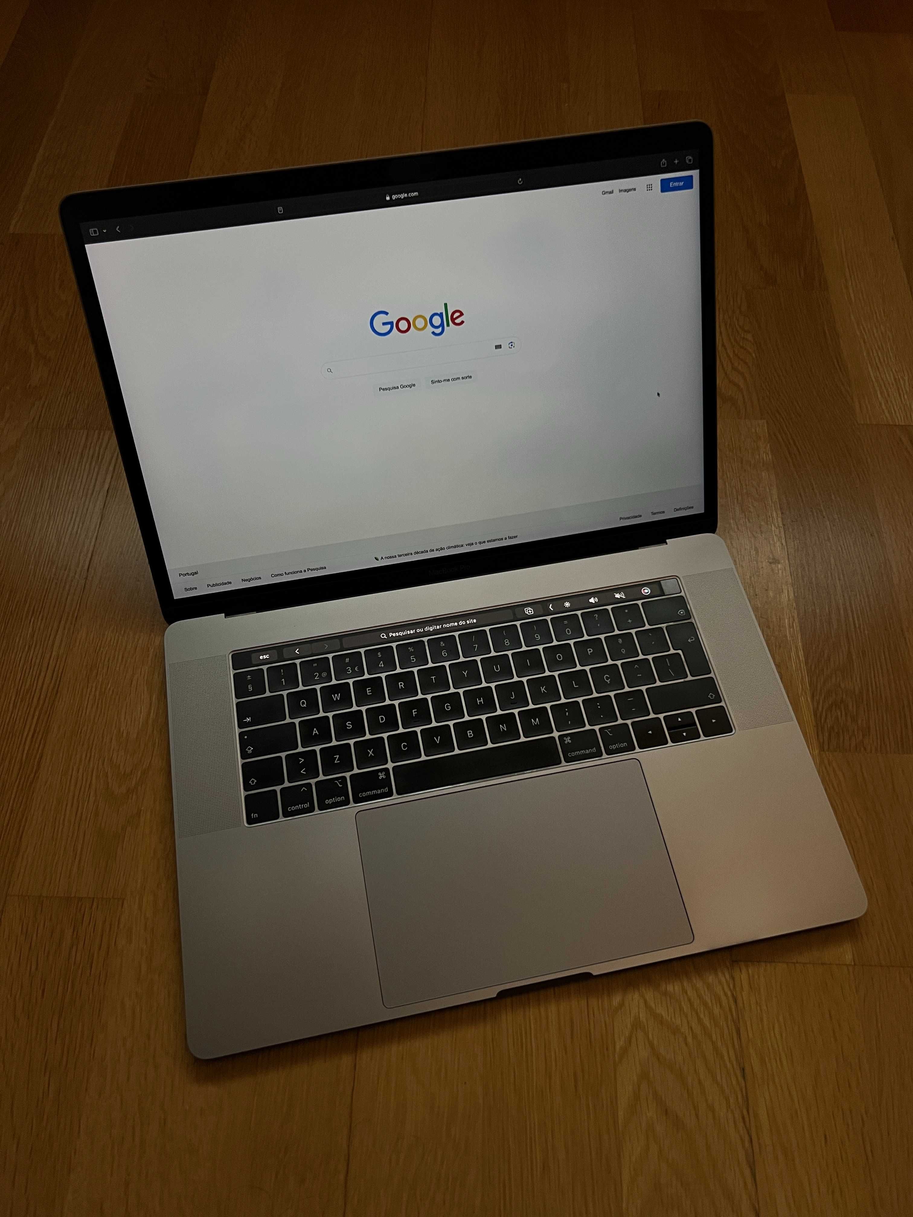 (Como NOVO) MacBook Pro 15,4'' Cinzento Sideral com Fatura