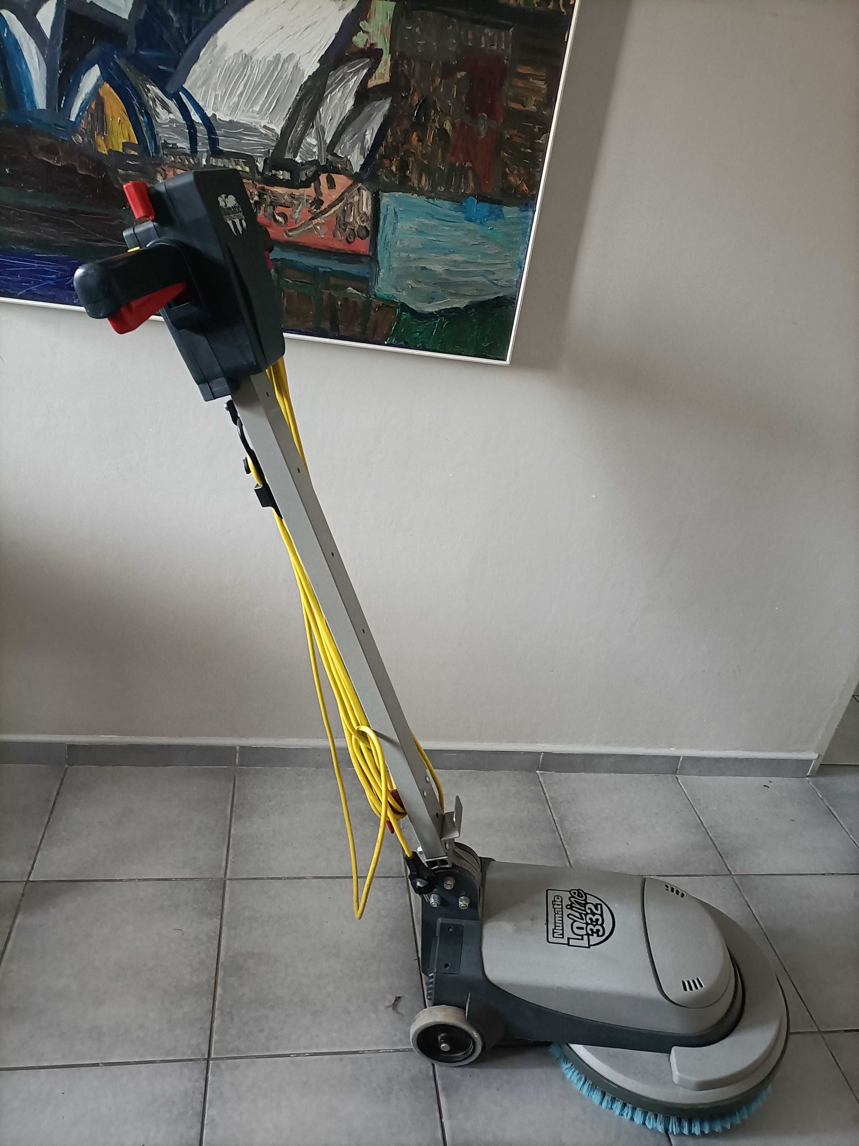 Numatic LoLine NLL 332 szorowarka do podłóg, dywanów