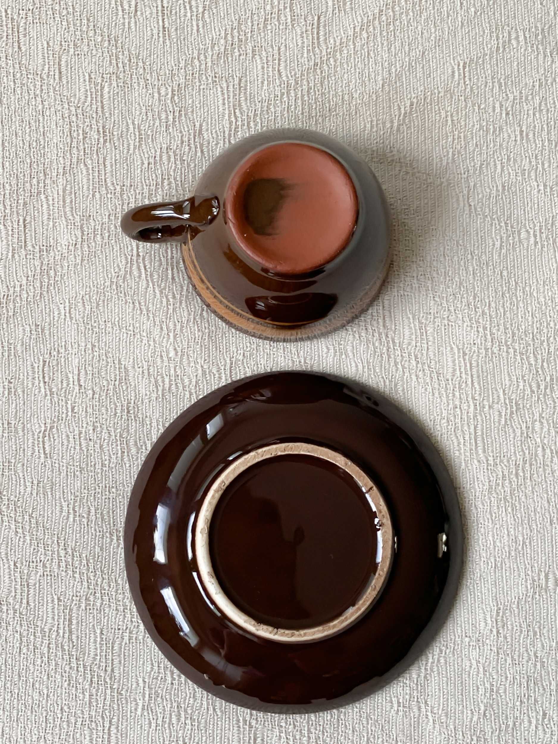 Mała filiżanka espresso ze spodkiem rustykalna ozdoba brązowa
