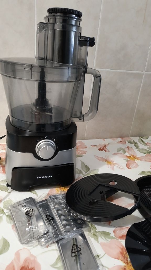 Multiprocessador de alimentos Thomson robot multifunção 1000w