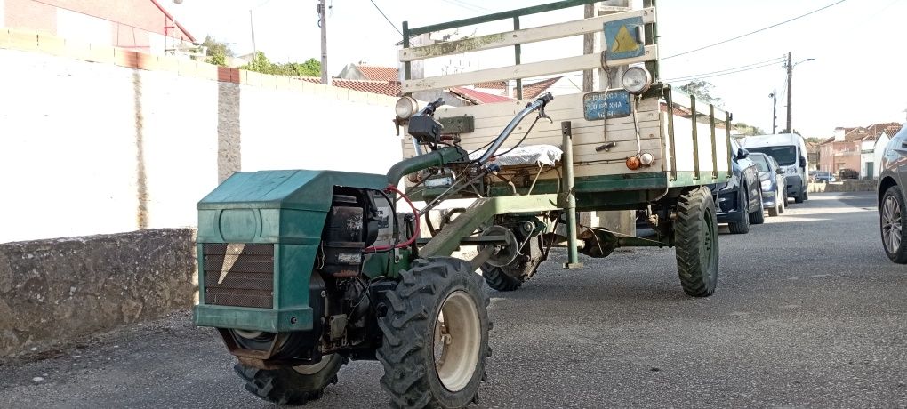 Tractor Agrícola com Alfaias