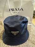 Prada Re Nylon kapelusz unisex wodoodporny M logo oryginalny z metkami