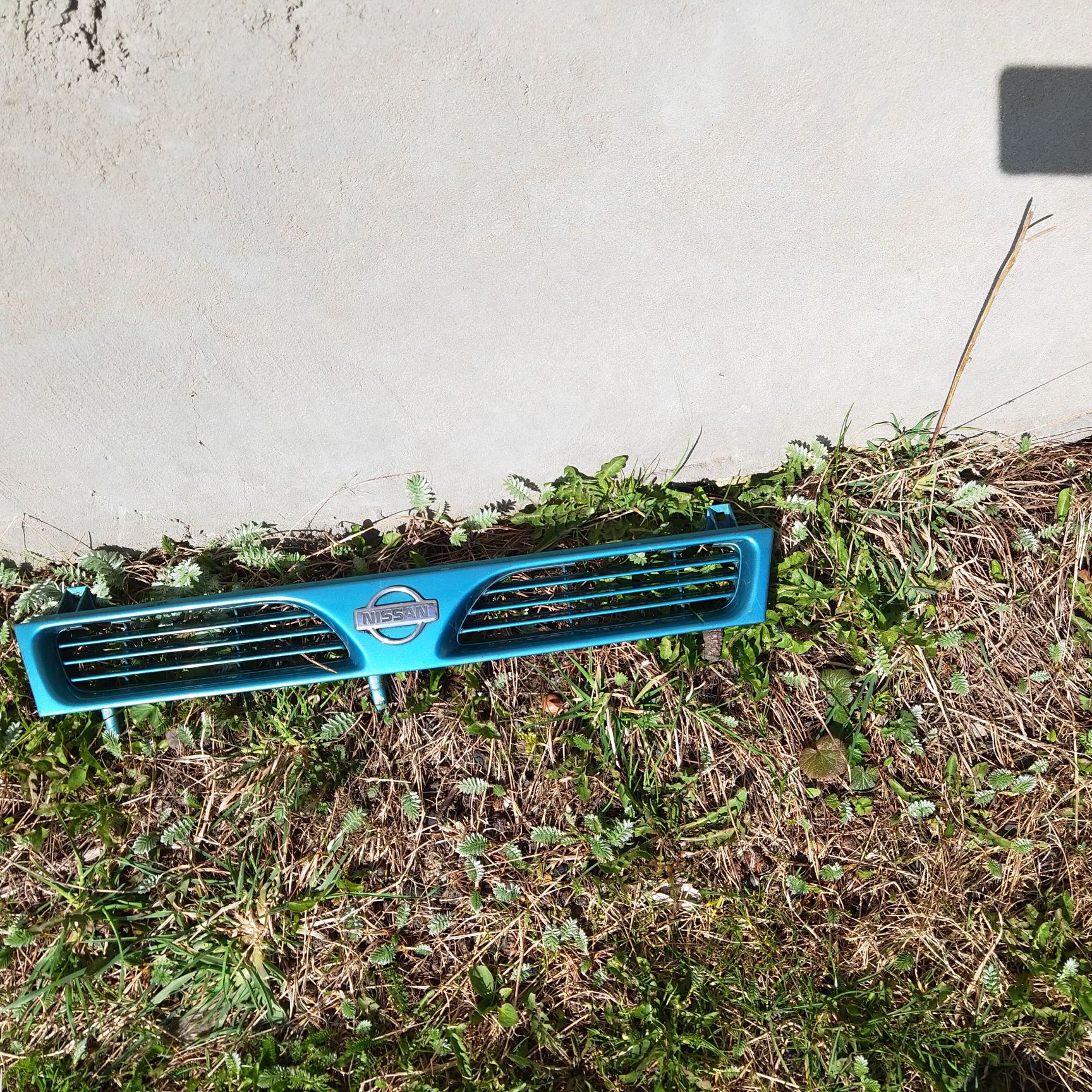 Grill atrapa chłodnicy zderzaka przód Nissan Sunny N14